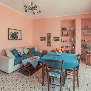  Apartamento Theokles